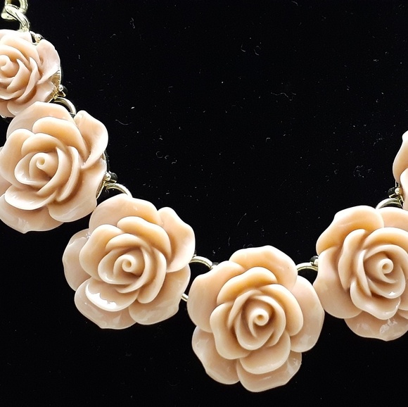 Rose gold necklace - Picture 3 of 5